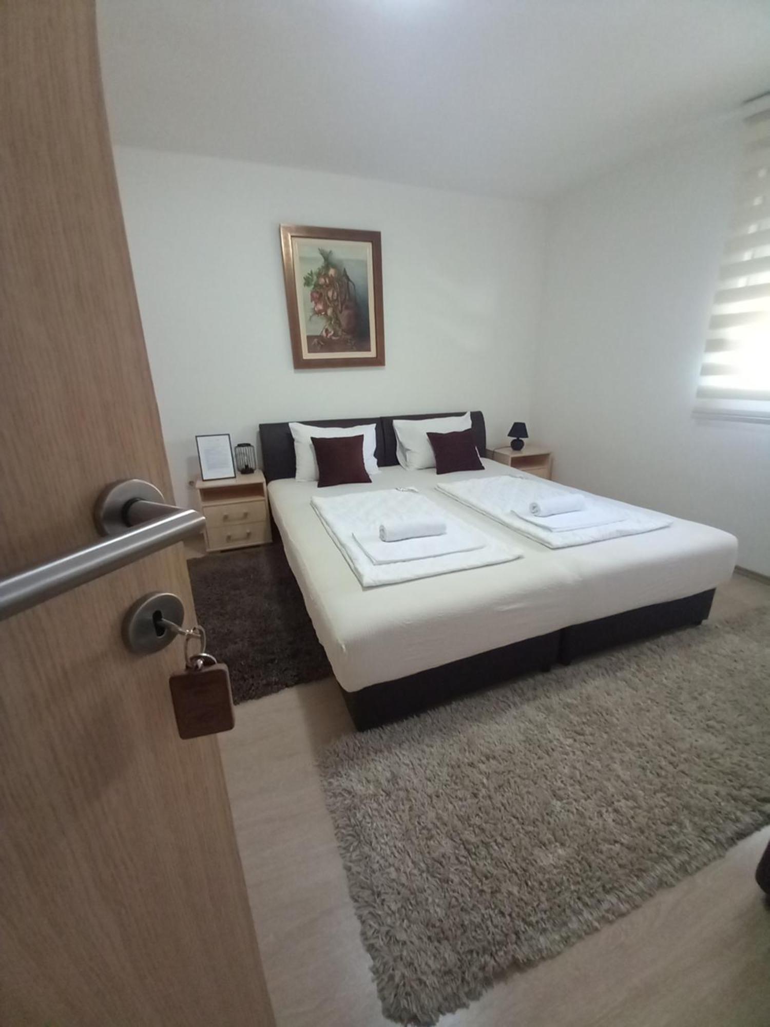 Apartments Platz Мостар Экстерьер фото